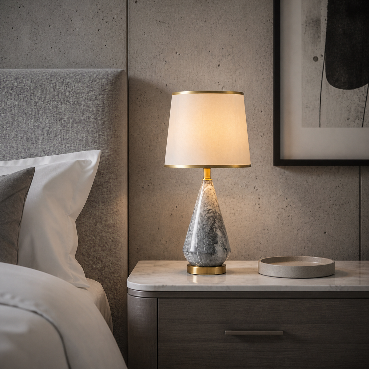 Lampe de chevet en marbre dorée