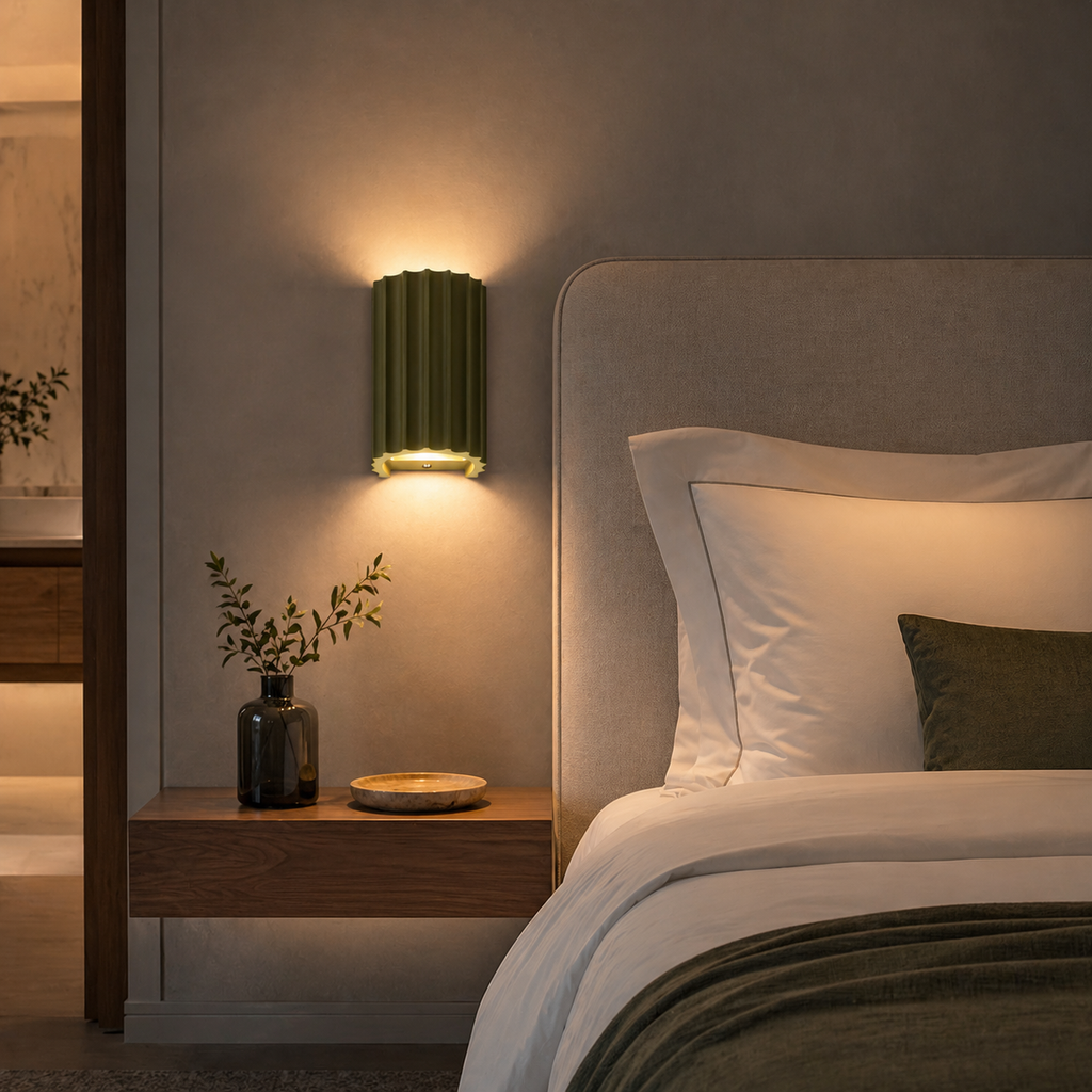 Lampe de chevet murale aluminium demi cylindre