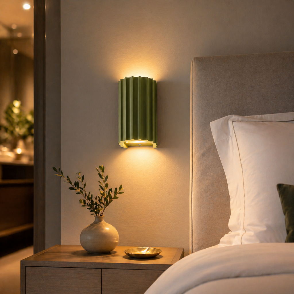 Lampe de chevet murale aluminium demi cylindre
