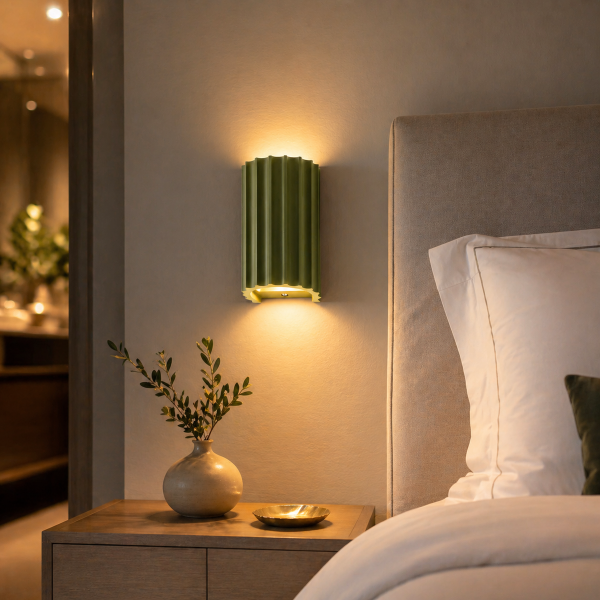 Lampe de chevet murale aluminium demi cylindre
