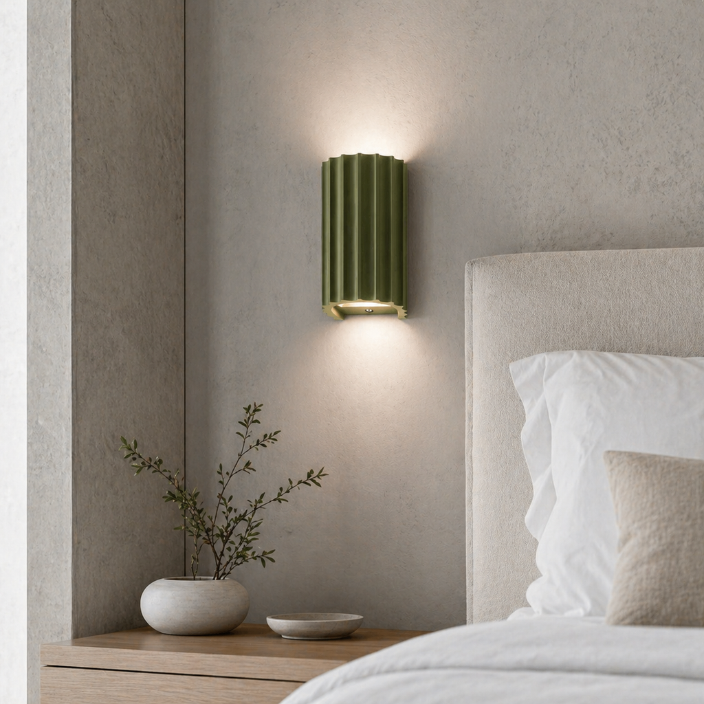 Lampe de chevet murale aluminium demi cylindre