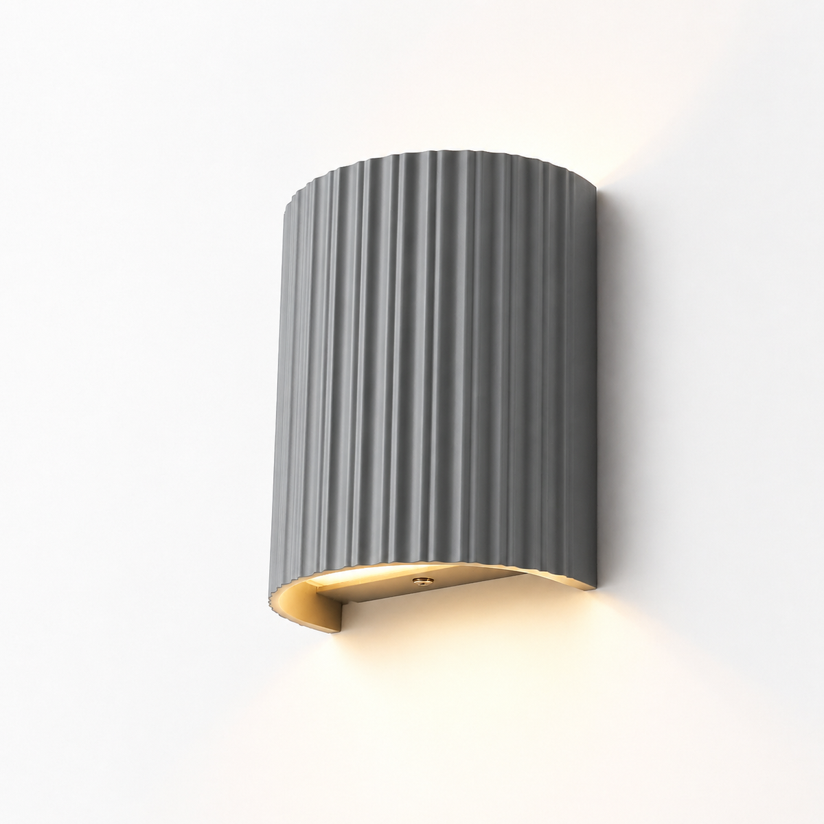 Lampe de chevet murale aluminium demi cylindre